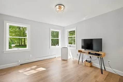 33 Bunker Hill Road Wilmot NH 03287