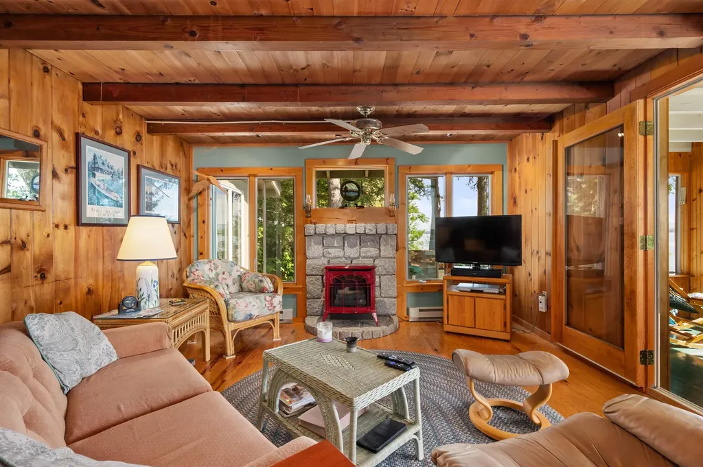 14 Lockes Island Gilford NH 03249