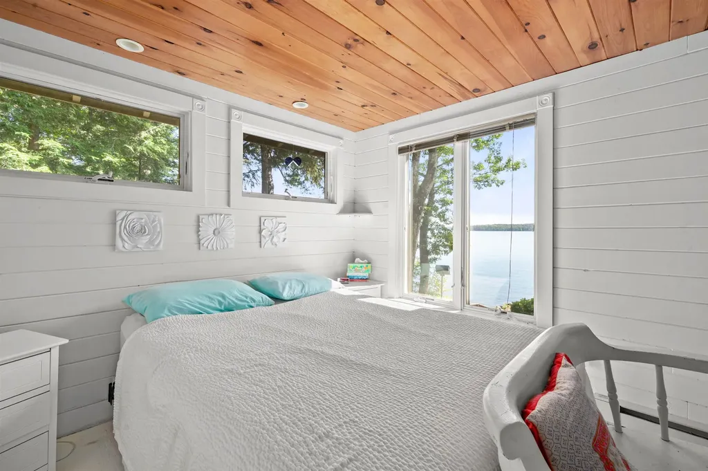 14 Lockes Island Gilford NH 03249