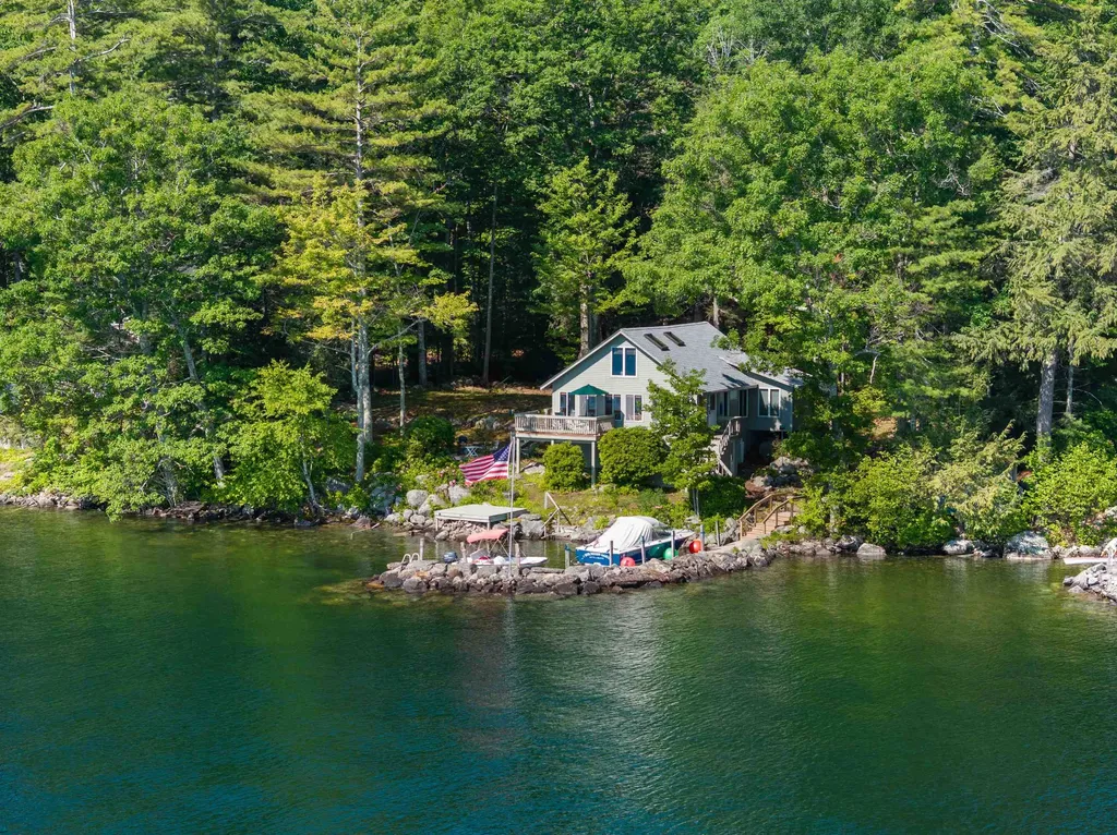 14 Lockes Island Gilford NH 03249