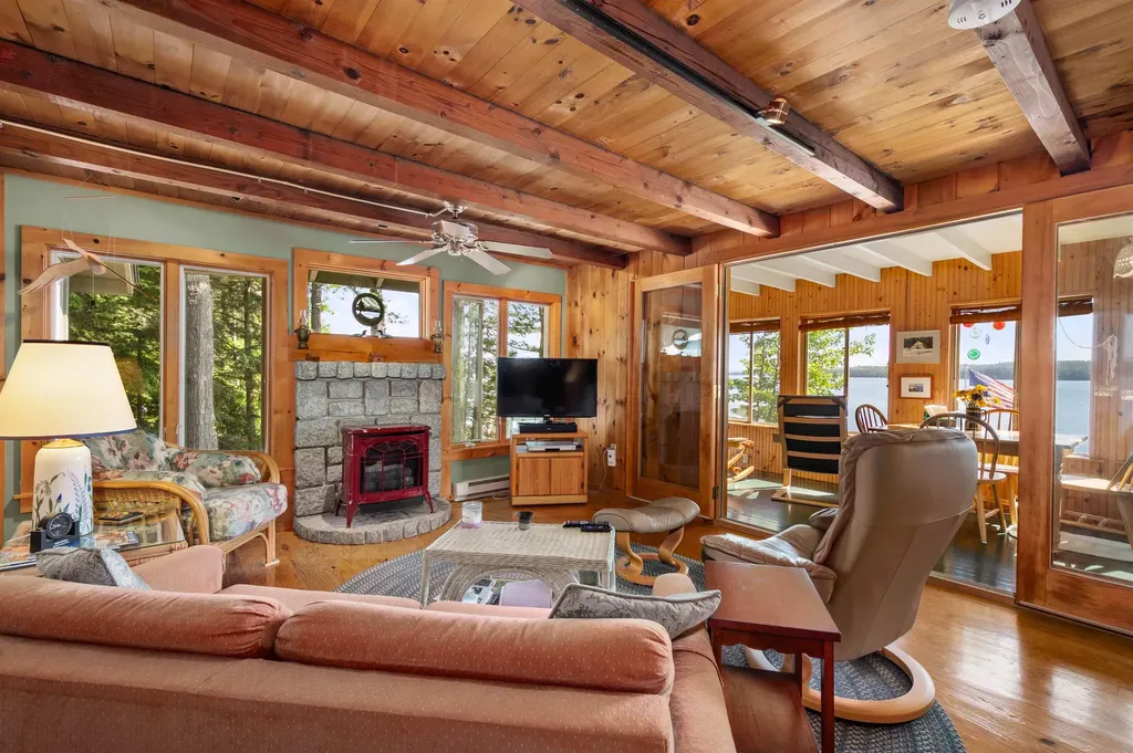 14 Lockes Island Gilford NH 03249