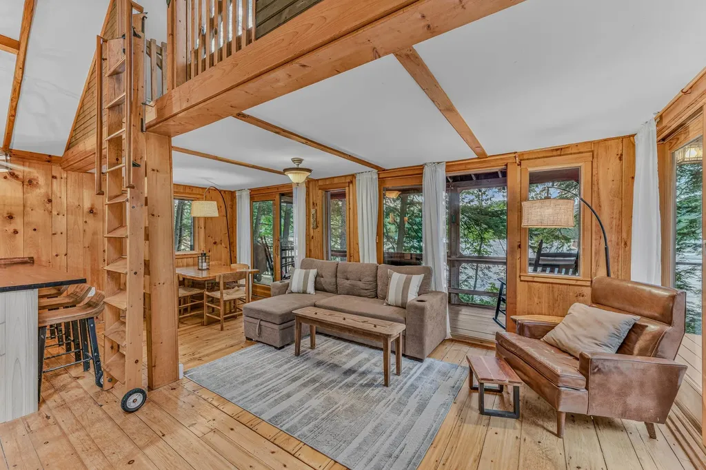 16 Hemlock Way Holderness NH 03245