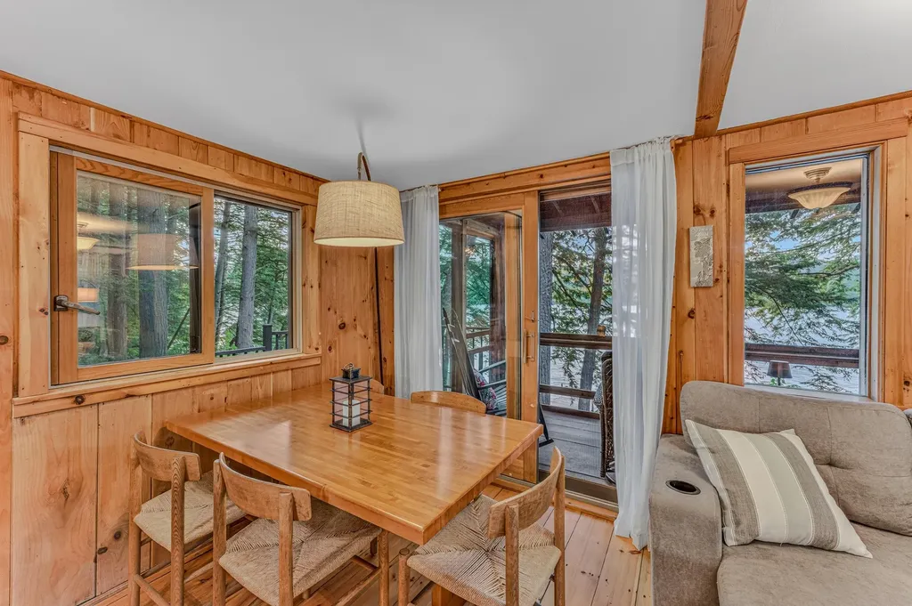 16 Hemlock Way Holderness NH 03245