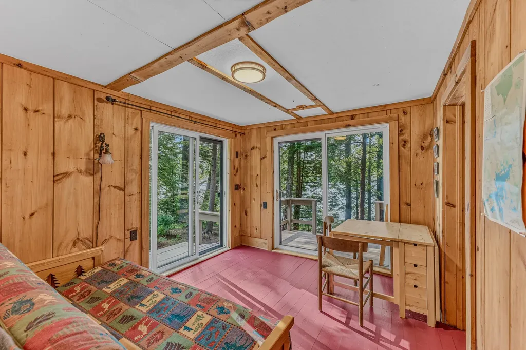 16 Hemlock Way Holderness NH 03245