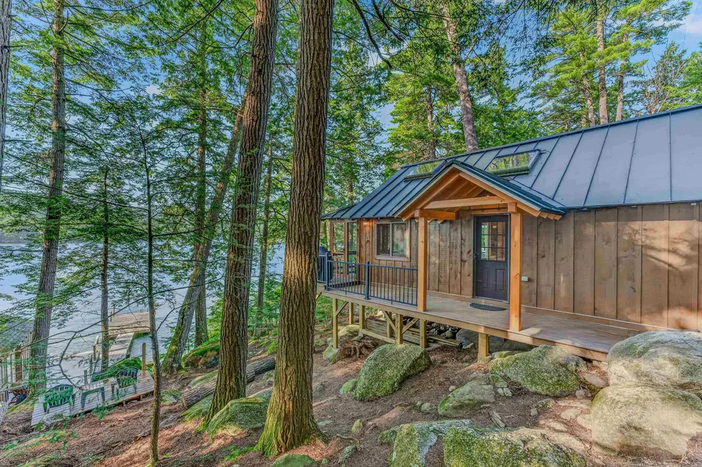 16 Hemlock Way Holderness NH 03245