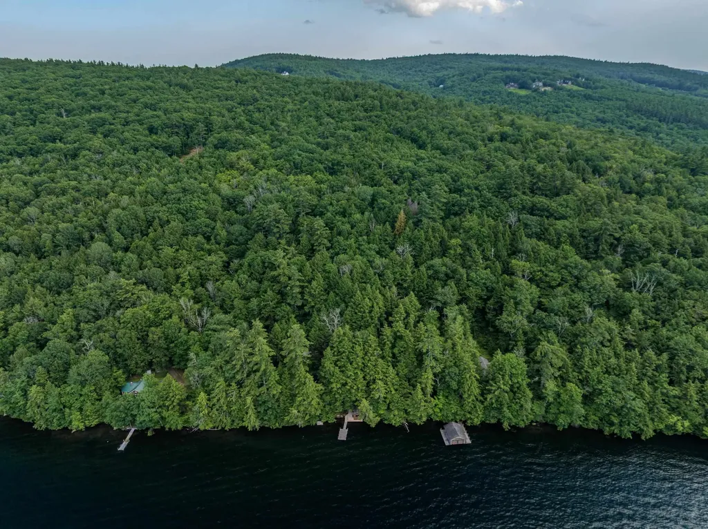 16 Hemlock Way Holderness NH 03245