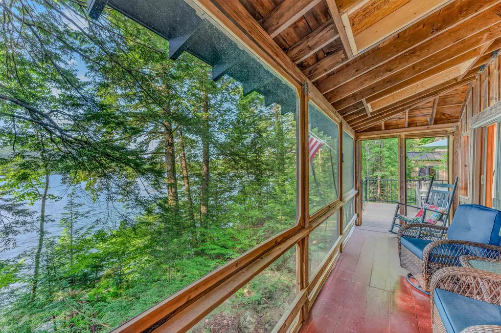 16 Hemlock Way Holderness NH 03245