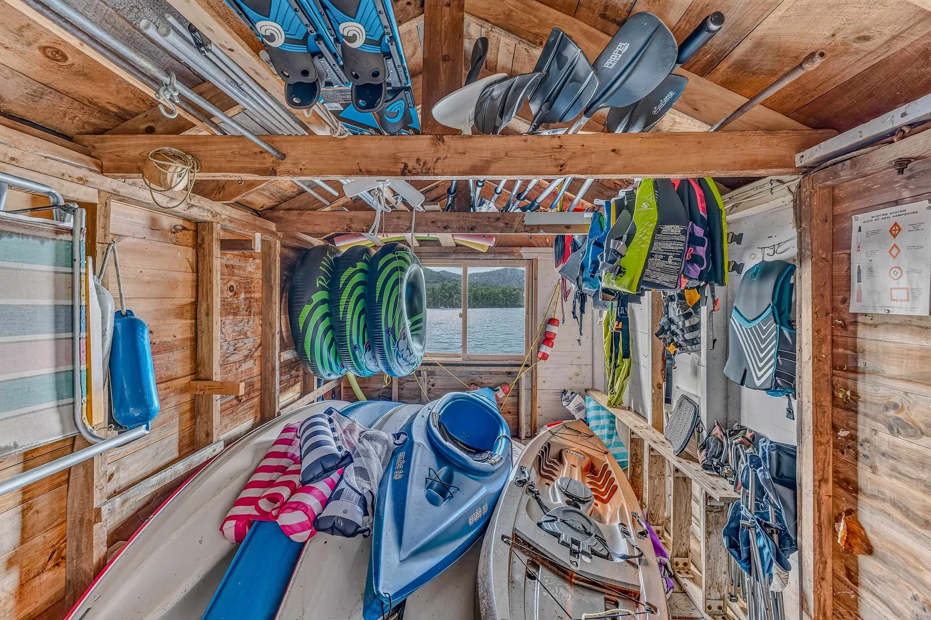 16 Hemlock Way Holderness NH 03245