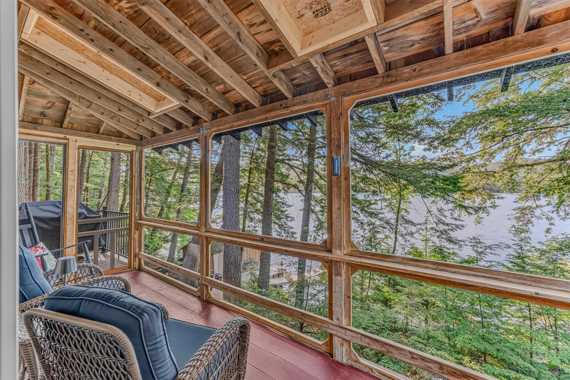 16 Hemlock Way Holderness NH 03245