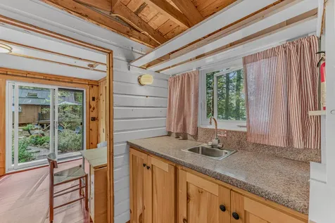 16 Hemlock Way Holderness NH 03245