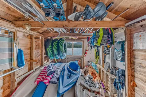 16 Hemlock Way Holderness NH 03245