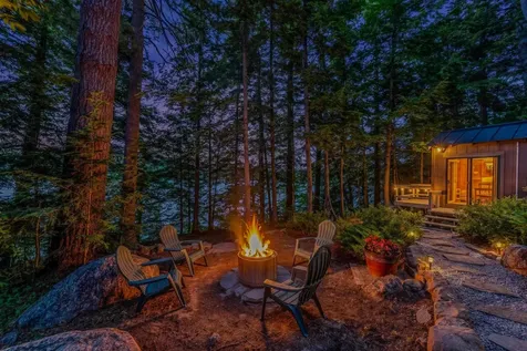 16 Hemlock Way Holderness NH 03245