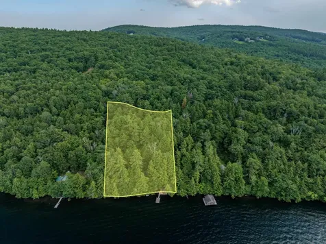 16 Hemlock Way Holderness NH 03245