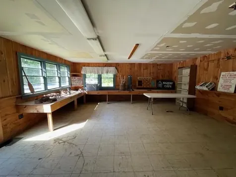 221 Henniker St Center Hillsborough NH 03244