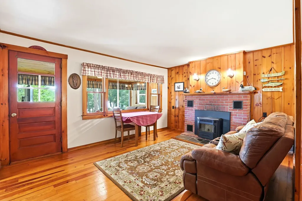 63 Lake Shore Drive Barnstead NH 03225