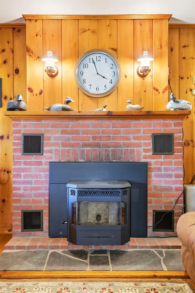 63 Lake Shore Drive Barnstead NH 03225