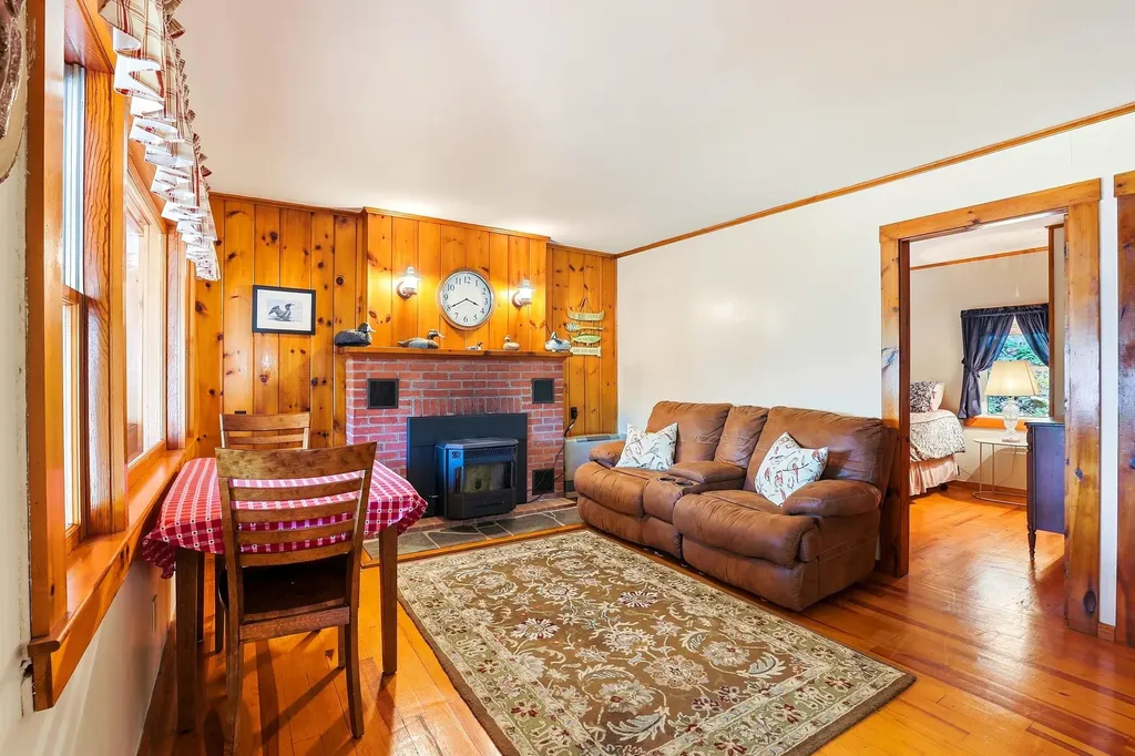 63 Lake Shore Drive Barnstead NH 03225