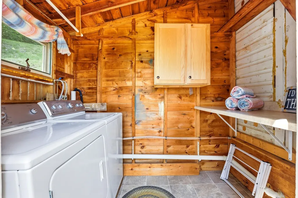 63 Lake Shore Drive Barnstead NH 03225