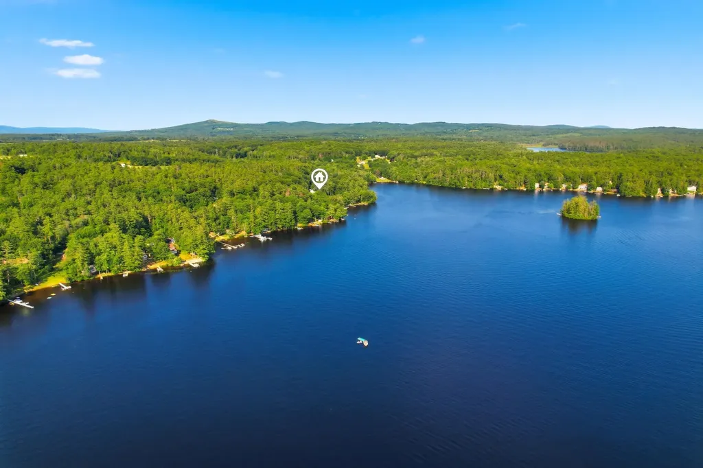 63 Lake Shore Drive Barnstead NH 03225