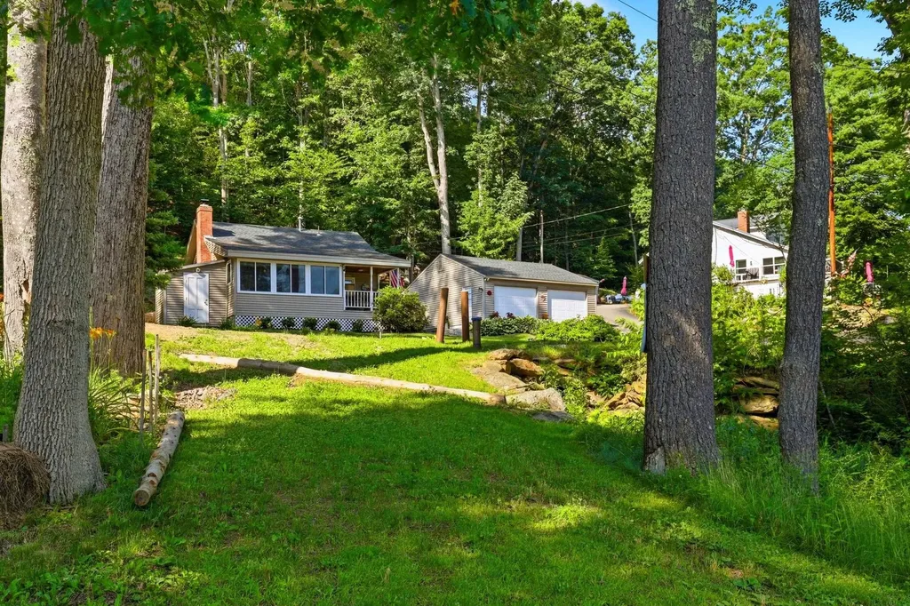 63 Lake Shore Drive Barnstead NH 03225