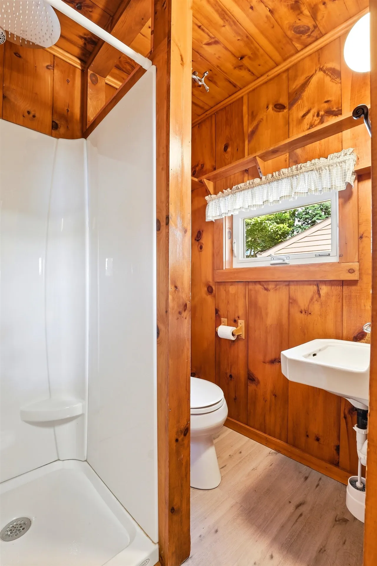 63 Lake Shore Drive Barnstead NH 03225