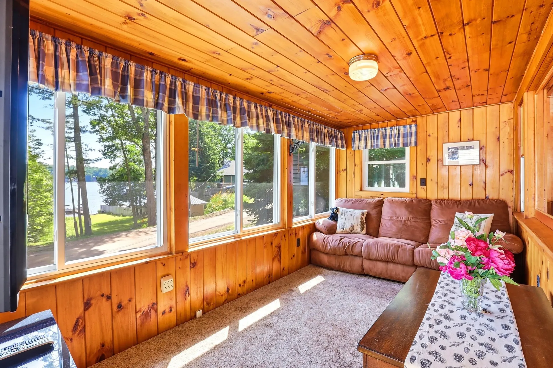 63 Lake Shore Drive Barnstead NH 03225