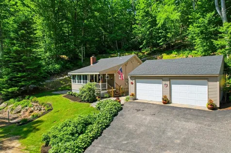 63 Lake Shore Drive Barnstead NH 03225