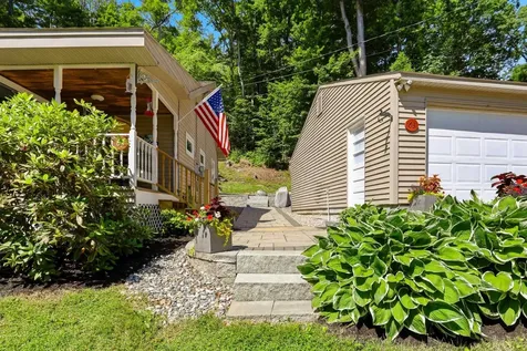 63 Lake Shore Drive Barnstead NH 03225
