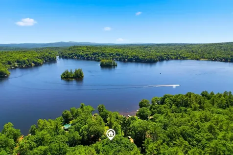 63 Lake Shore Drive Barnstead NH 03225