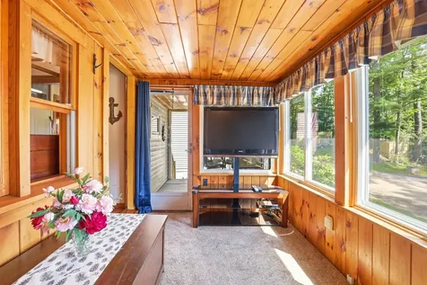63 Lake Shore Drive Barnstead NH 03225
