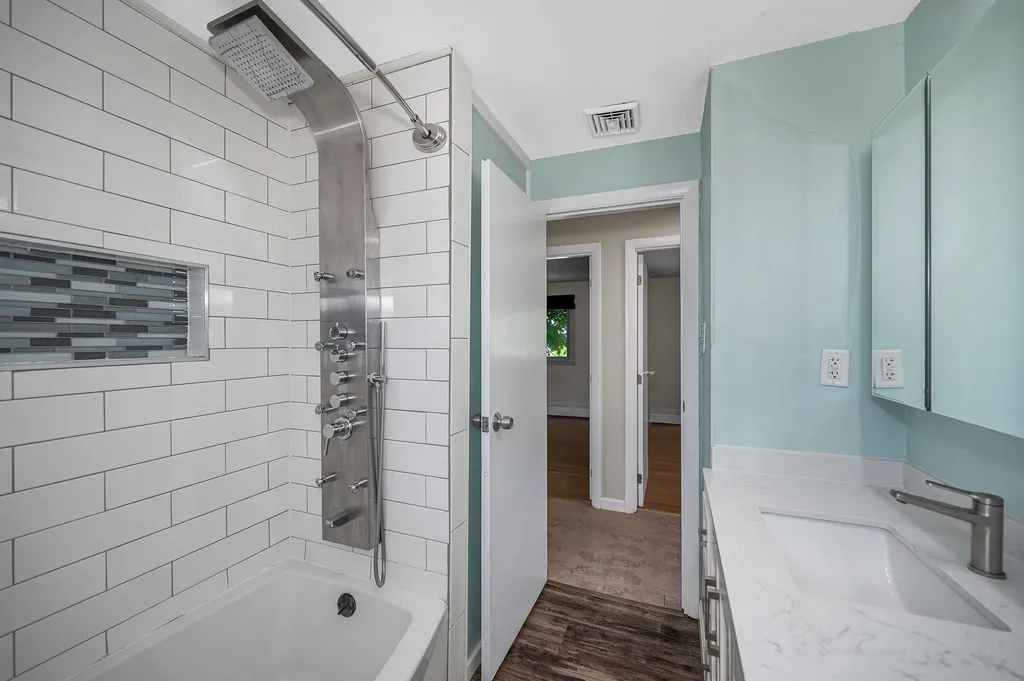 7 Raleigh Drive Nashua NH 03062