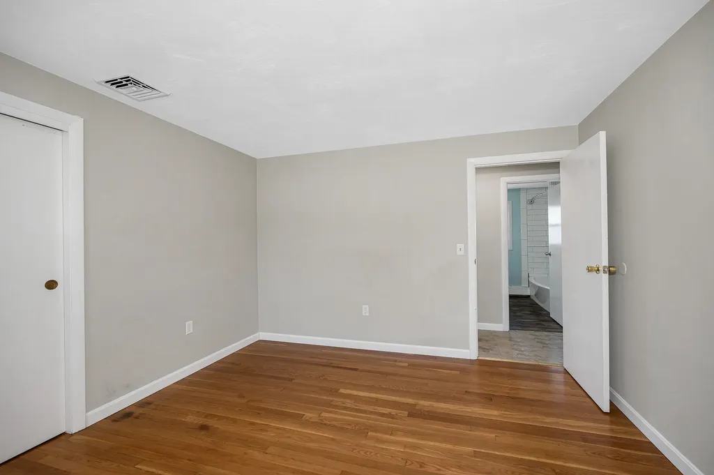 7 Raleigh Drive Nashua NH 03062