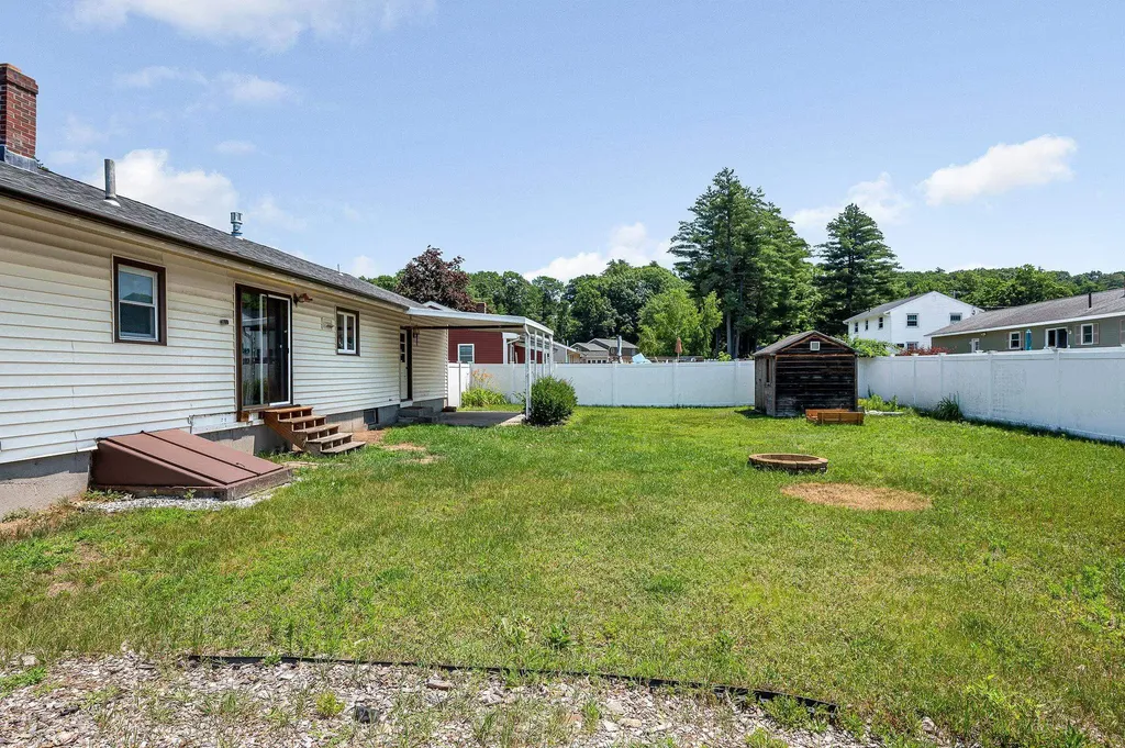 7 Raleigh Drive Nashua NH 03062