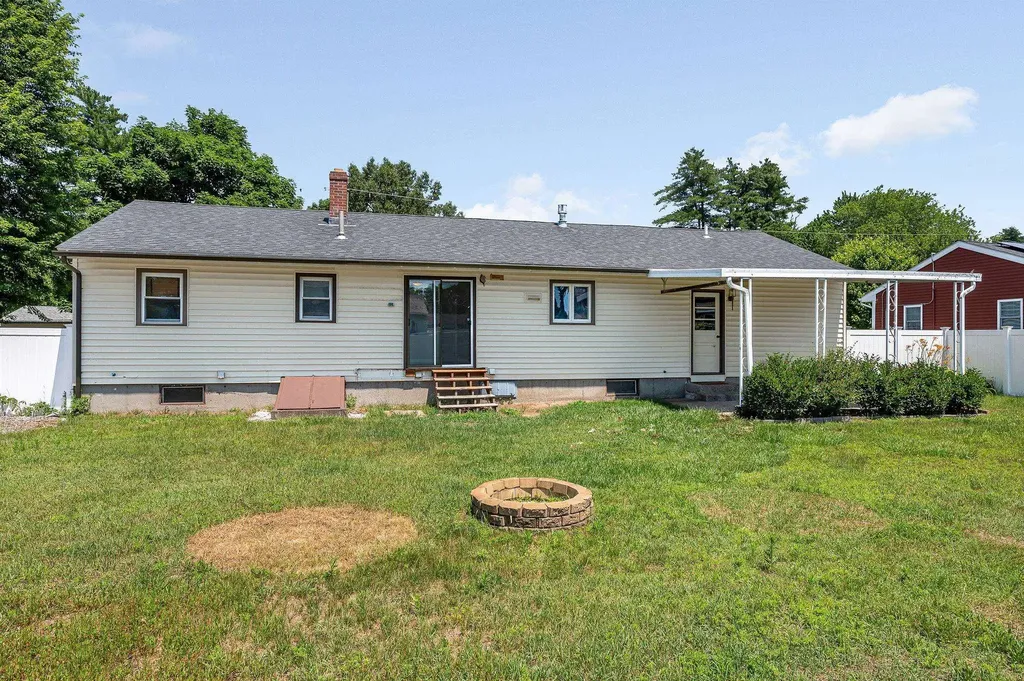 7 Raleigh Drive Nashua NH 03062
