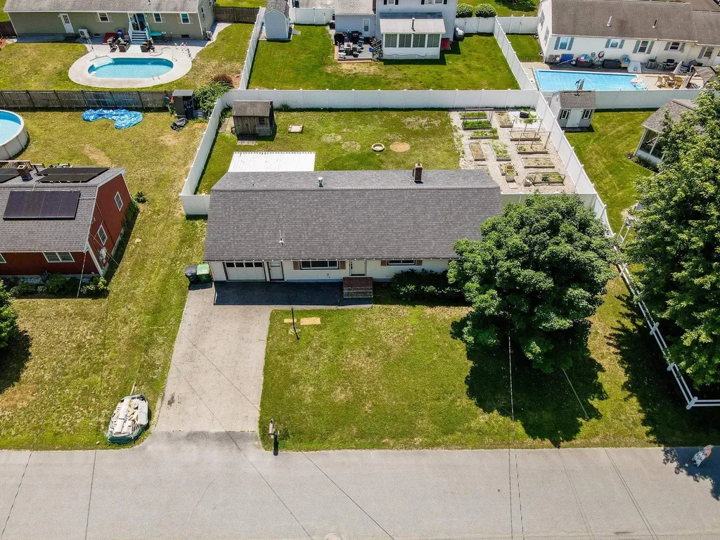 7 Raleigh Drive Nashua NH 03062