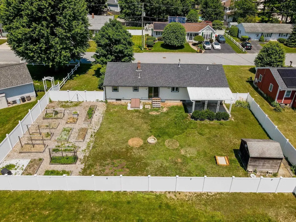 7 Raleigh Drive Nashua NH 03062