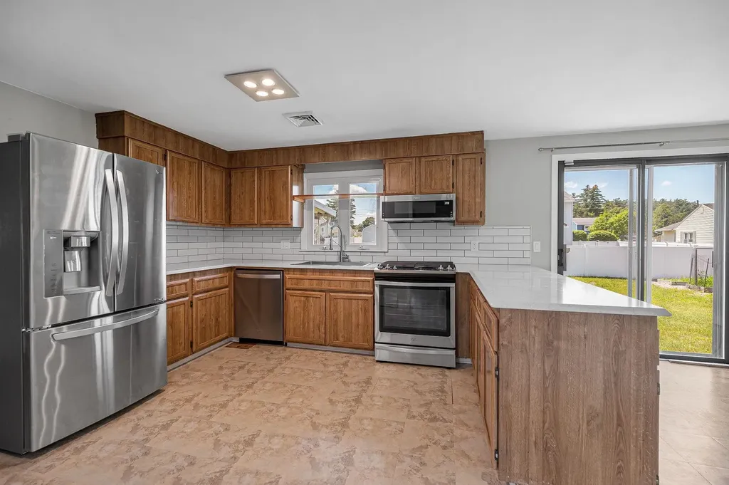 7 Raleigh Drive Nashua NH 03062