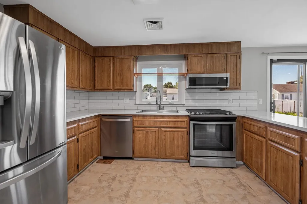 7 Raleigh Drive Nashua NH 03062