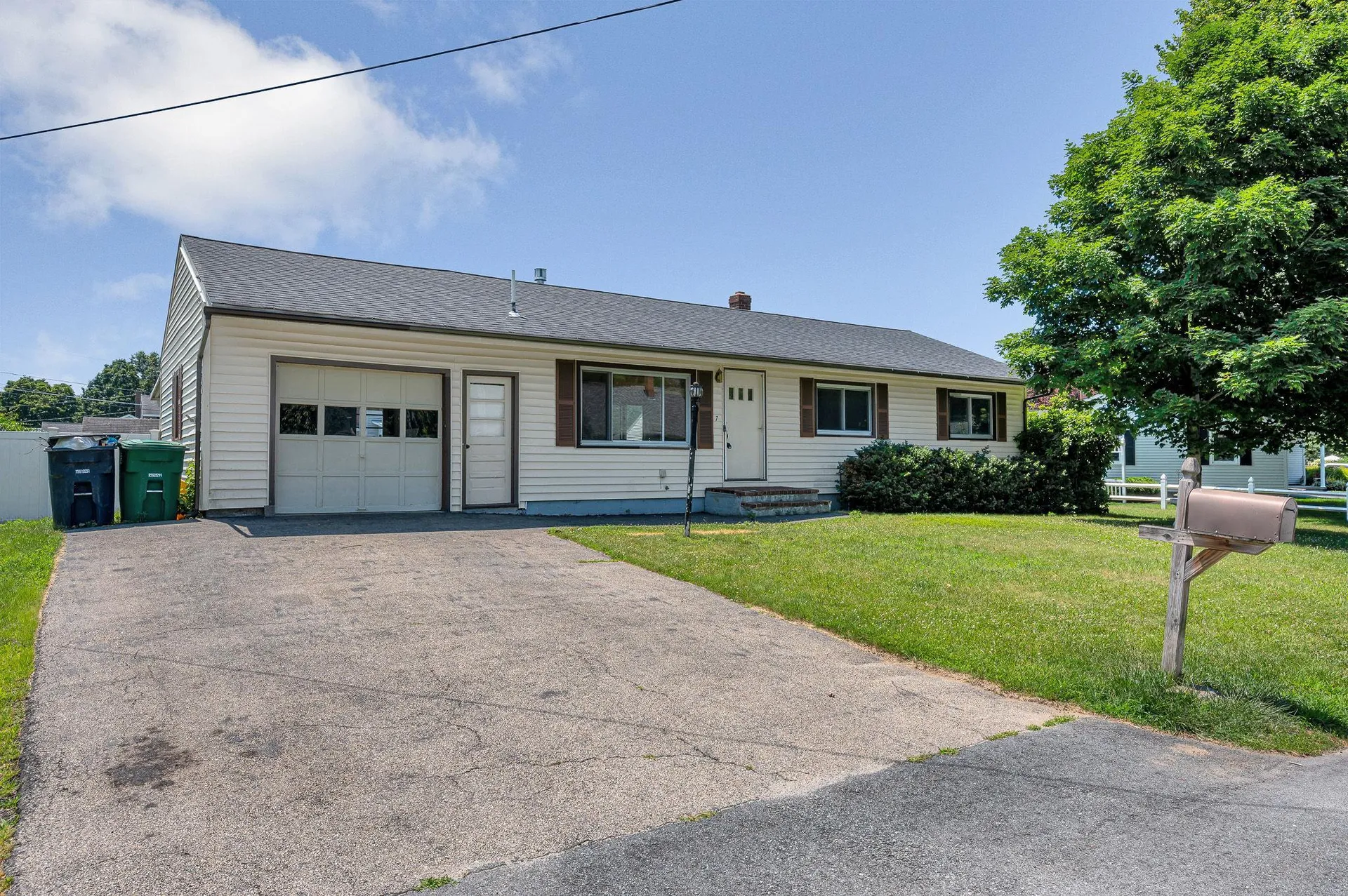 7 Raleigh Drive Nashua NH 03062