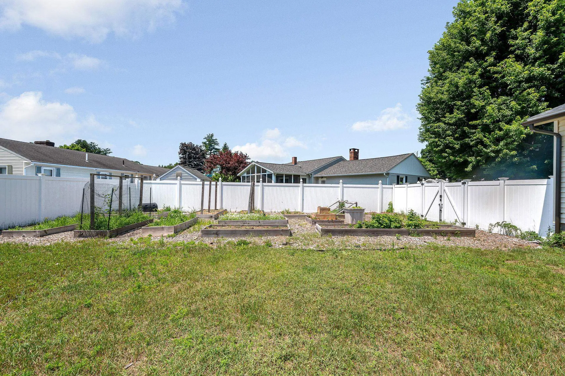 7 Raleigh Drive Nashua NH 03062