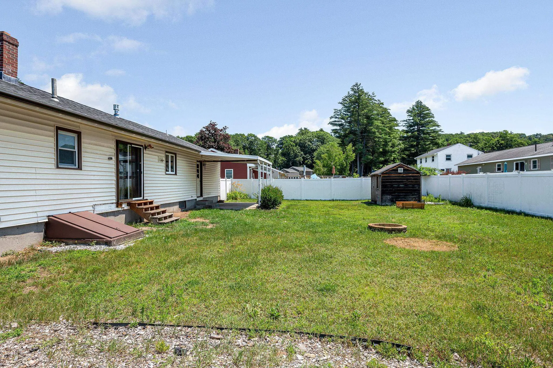 7 Raleigh Drive Nashua NH 03062