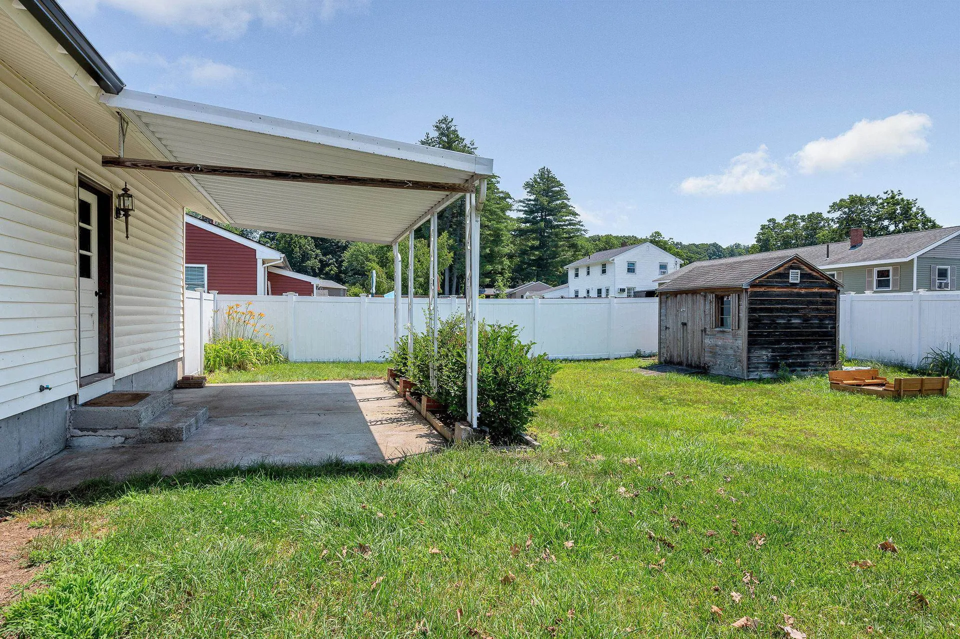7 Raleigh Drive Nashua NH 03062