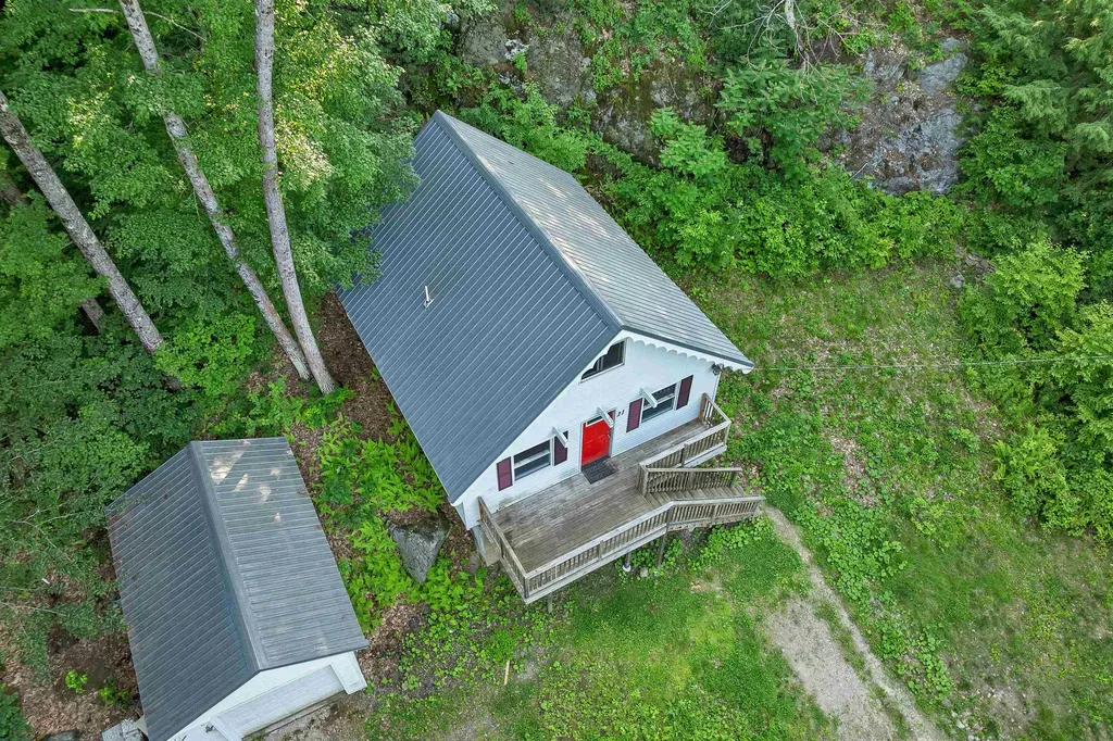 21 Birch Tree Lane Hillsborough NH 03244