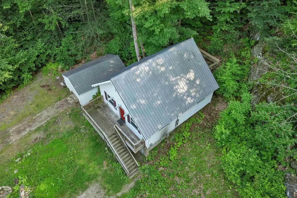 21 Birch Tree Lane Hillsborough NH 03244