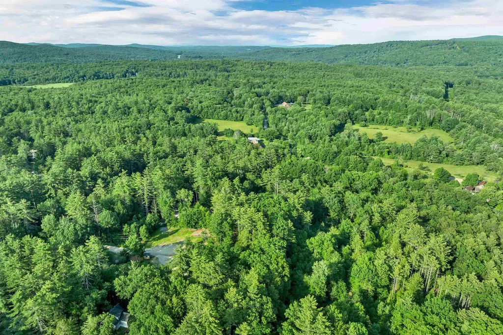 21 Birch Tree Lane Hillsborough NH 03244