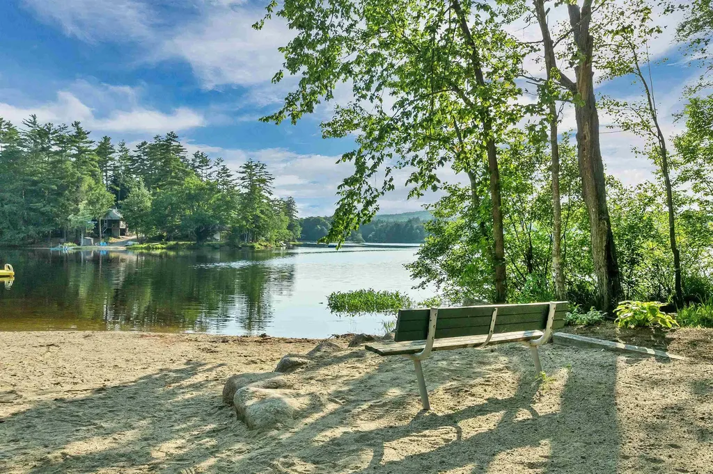 21 Birch Tree Lane Hillsborough NH 03244
