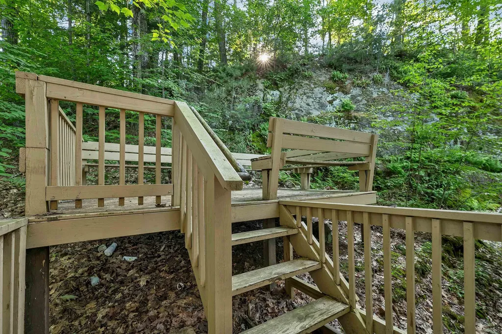 21 Birch Tree Lane Hillsborough NH 03244