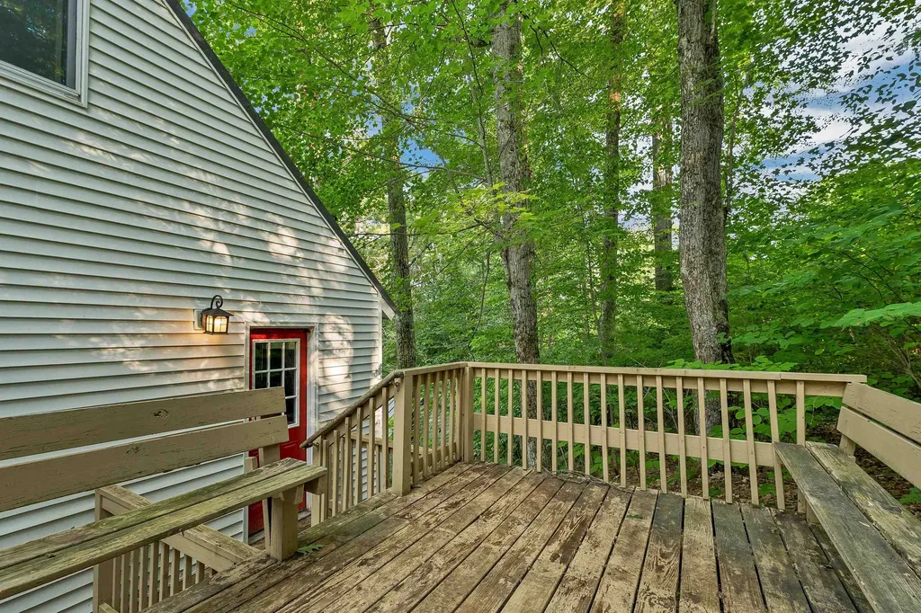 21 Birch Tree Lane Hillsborough NH 03244