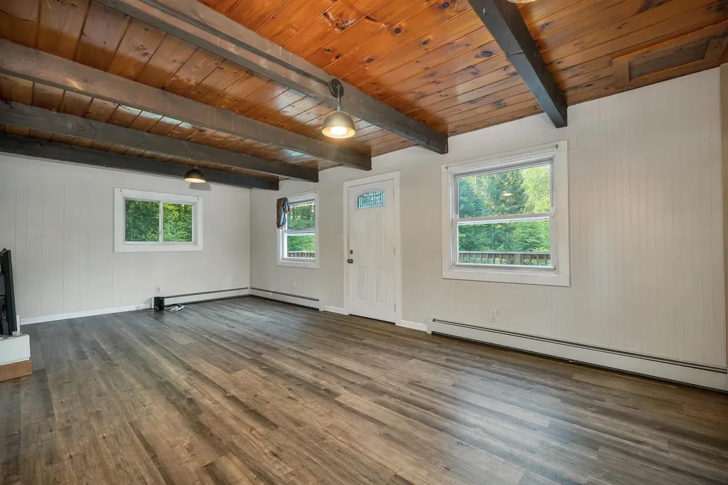 21 Birch Tree Lane Hillsborough NH 03244