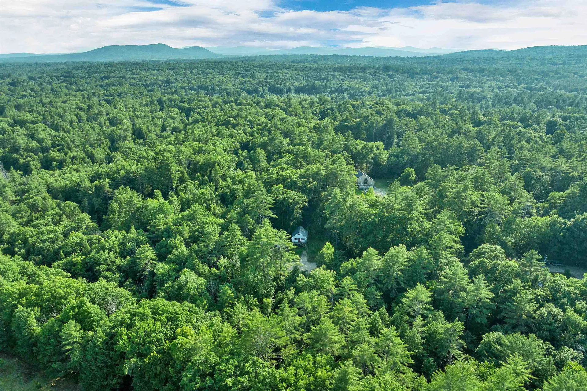 21 Birch Tree Lane Hillsborough NH 03244